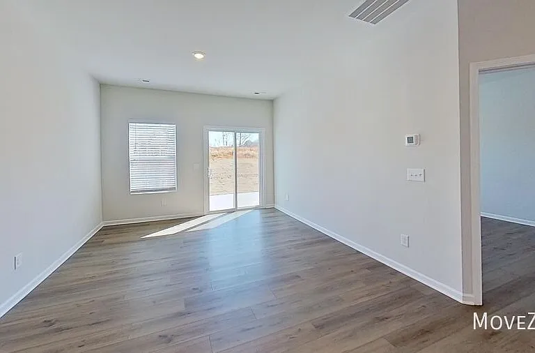 12 Fernhill Ln — Photo 32