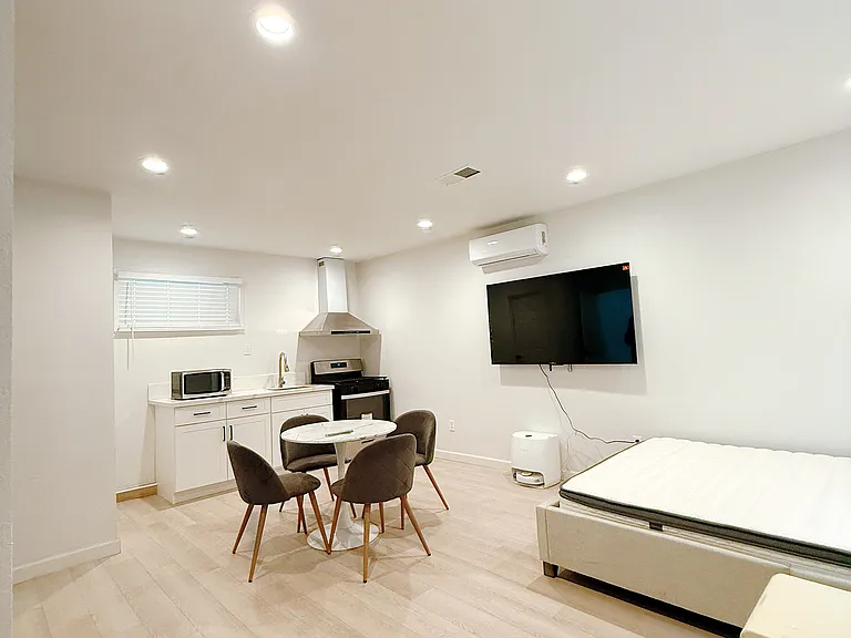 730 Amador Cir #1 — Photo 2