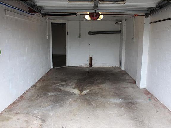 5th image of 132 W McConnell Ave