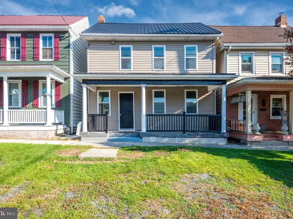 69 Main St, Stouchsburg, PA 19567