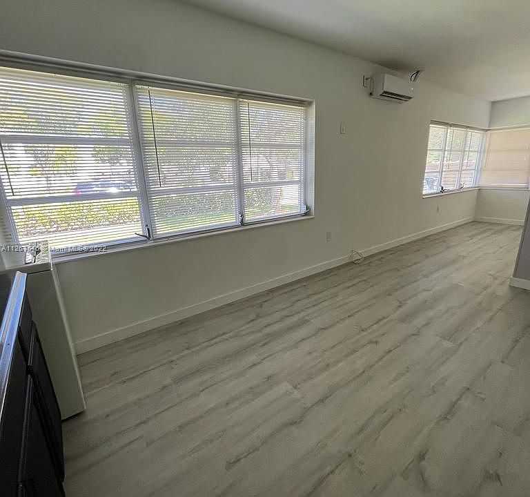 1st image of 1001 SW 4th Ave #2
