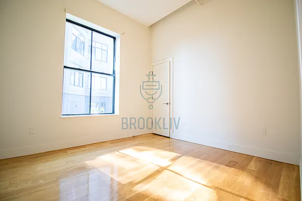 Rented by null | media 82