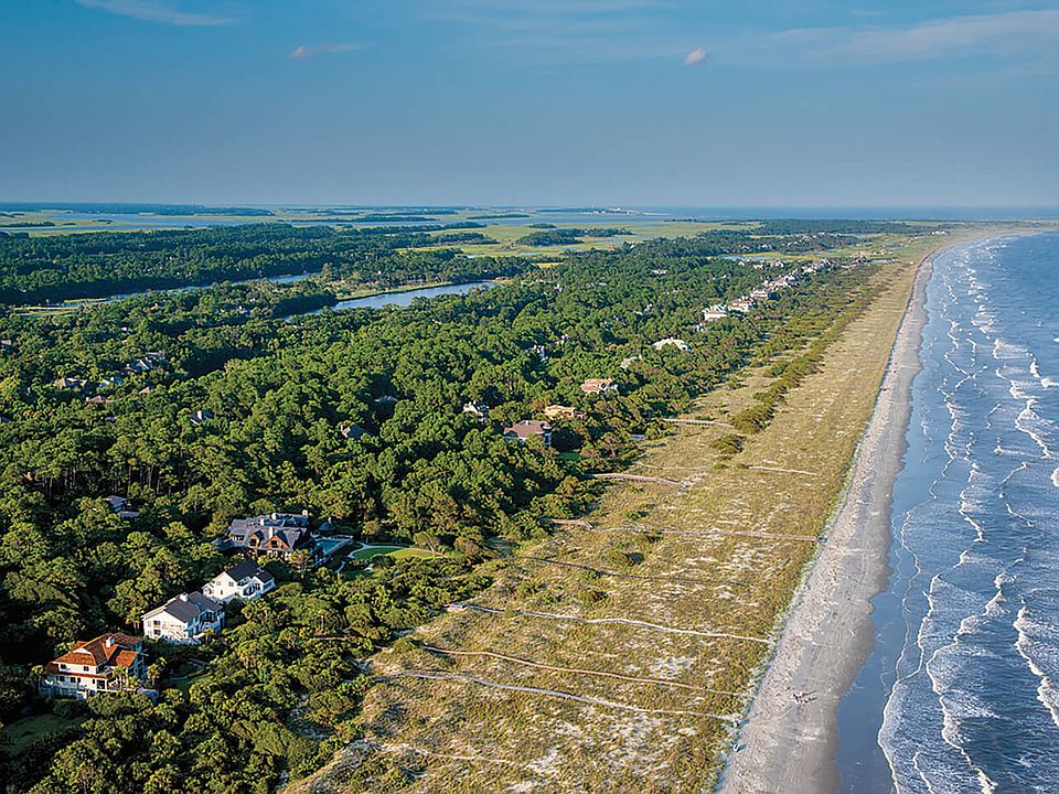 1st image of 7 Royal Beach Dr