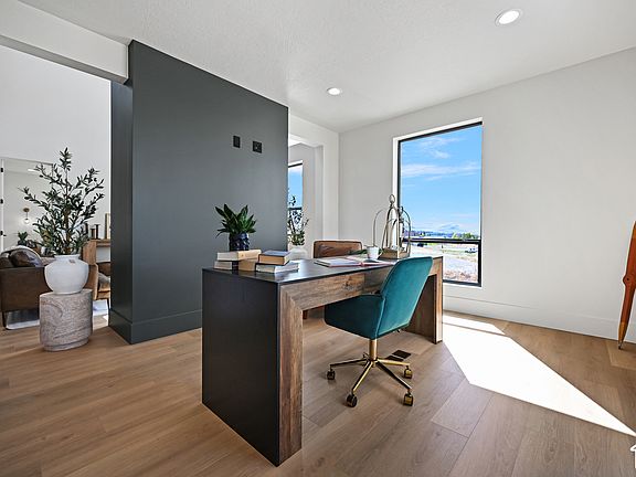 5th image of 810 Cherry View Dr #16