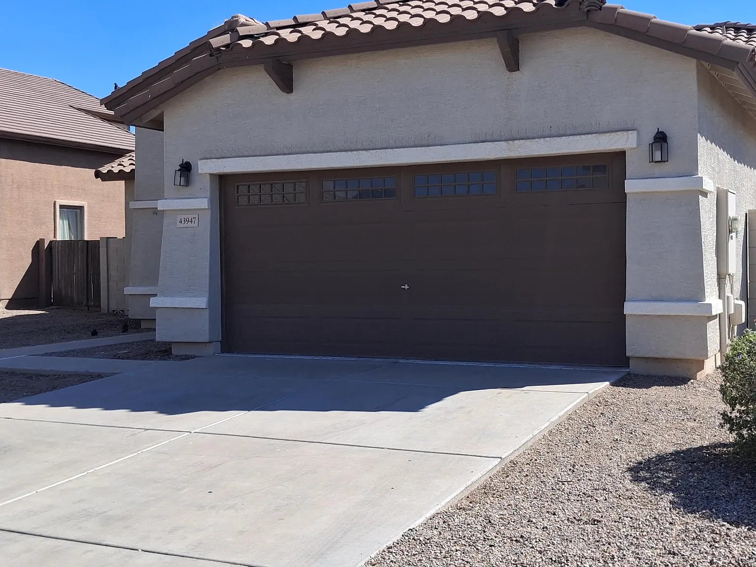 4 bed, 2.0 bath, 1865 sqft, $1,895 — Photo 2