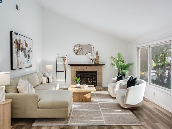 5th image of 434 San Carlos Way