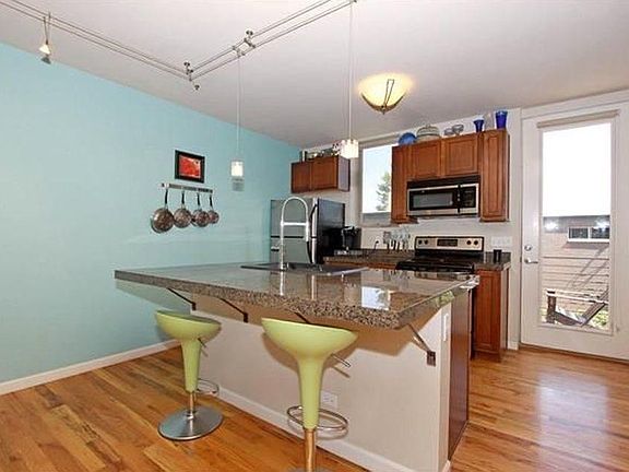 5th image of 908 Eudora St #203