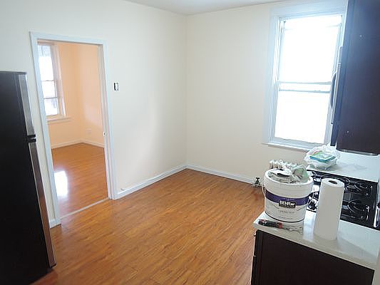 2nd image of 2416 42nd St #2F