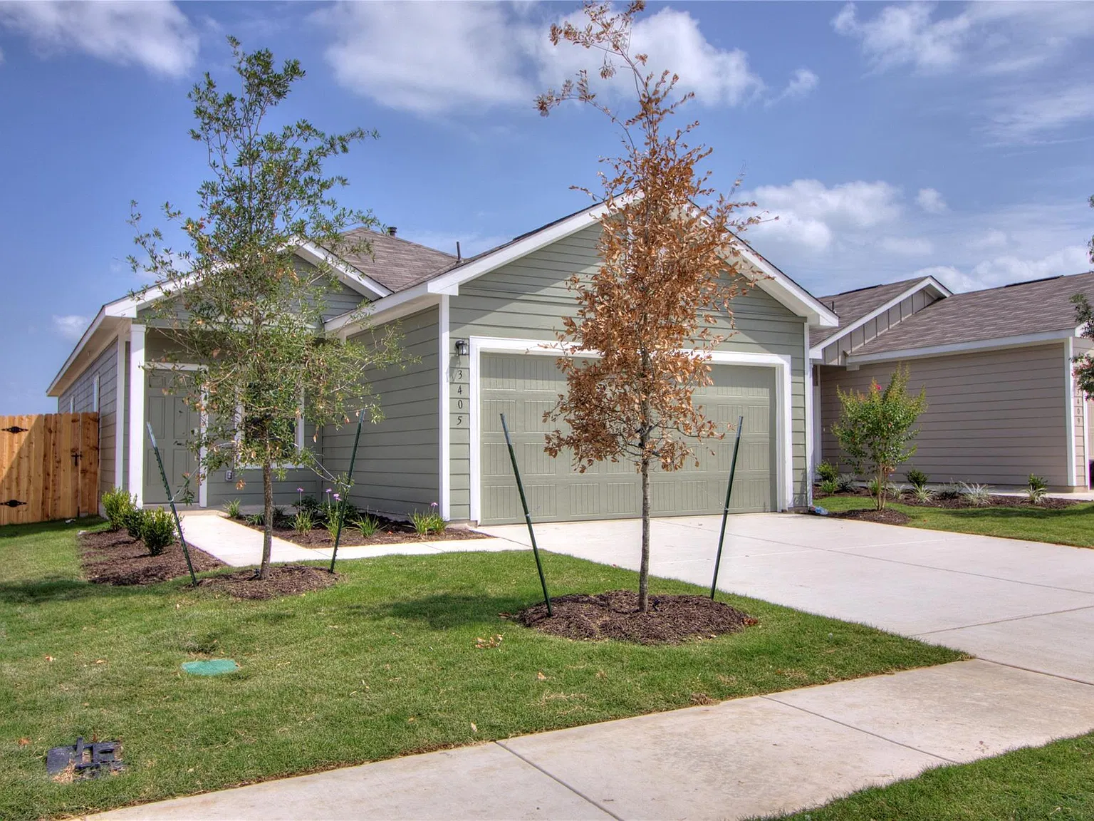 4 bed, 2.0 bath, 1627 sqft, $2,350 — Photo 2