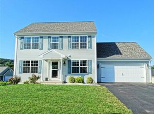 17 Autumn Blaze Way, Ephrata, PA 17522
