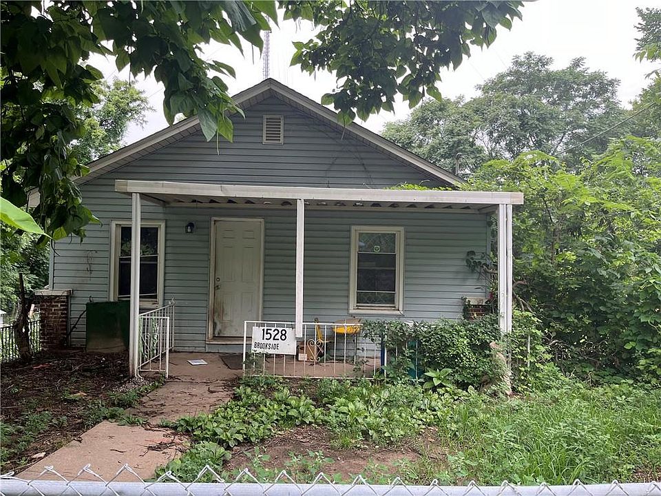 1st image of 1528 S Brookside Ave