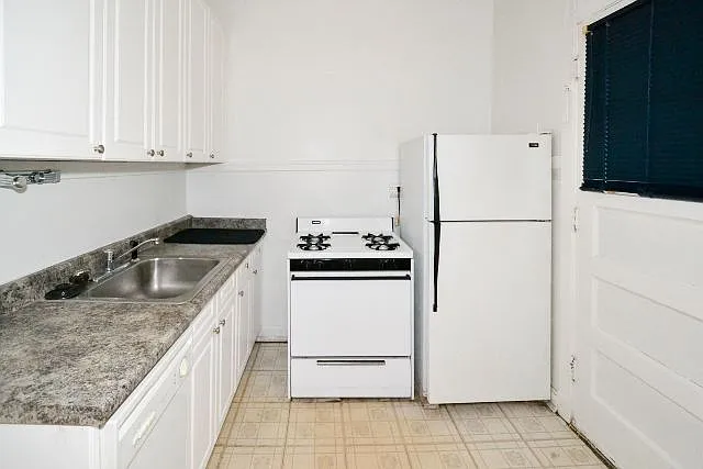 5021 N Winchester Ave #4 — Photo 3