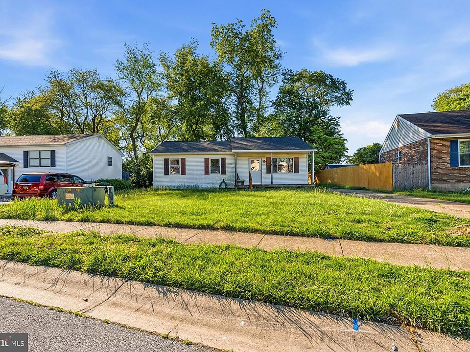 1st image of 5 Dorsey Ln