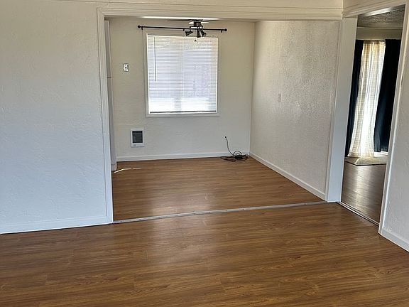 4th image of 939 E Cherry Ave
