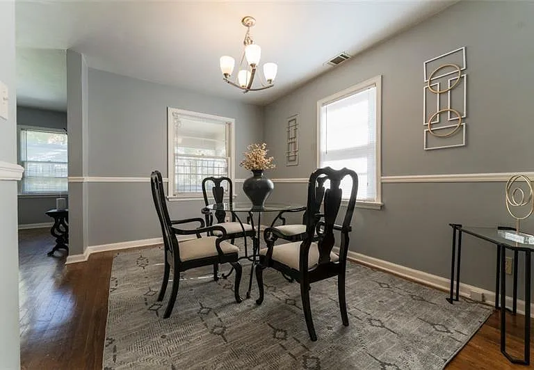 547 Westmeath Dr SW — Photo 7