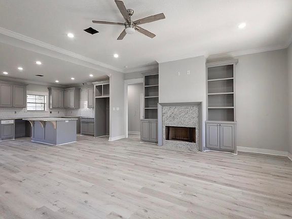 5th image of 400 6th St