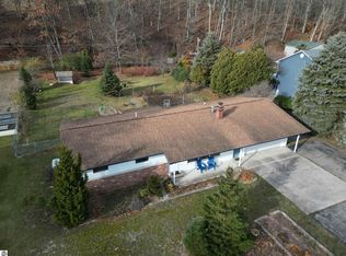 7222 S West Bay Shore Dr, Traverse City, MI 49684