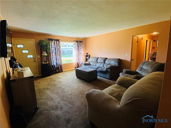 2nd image of 1002 Fort Dr
