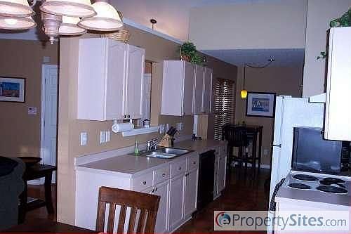 5th image of 1519 Hollythorn Dr