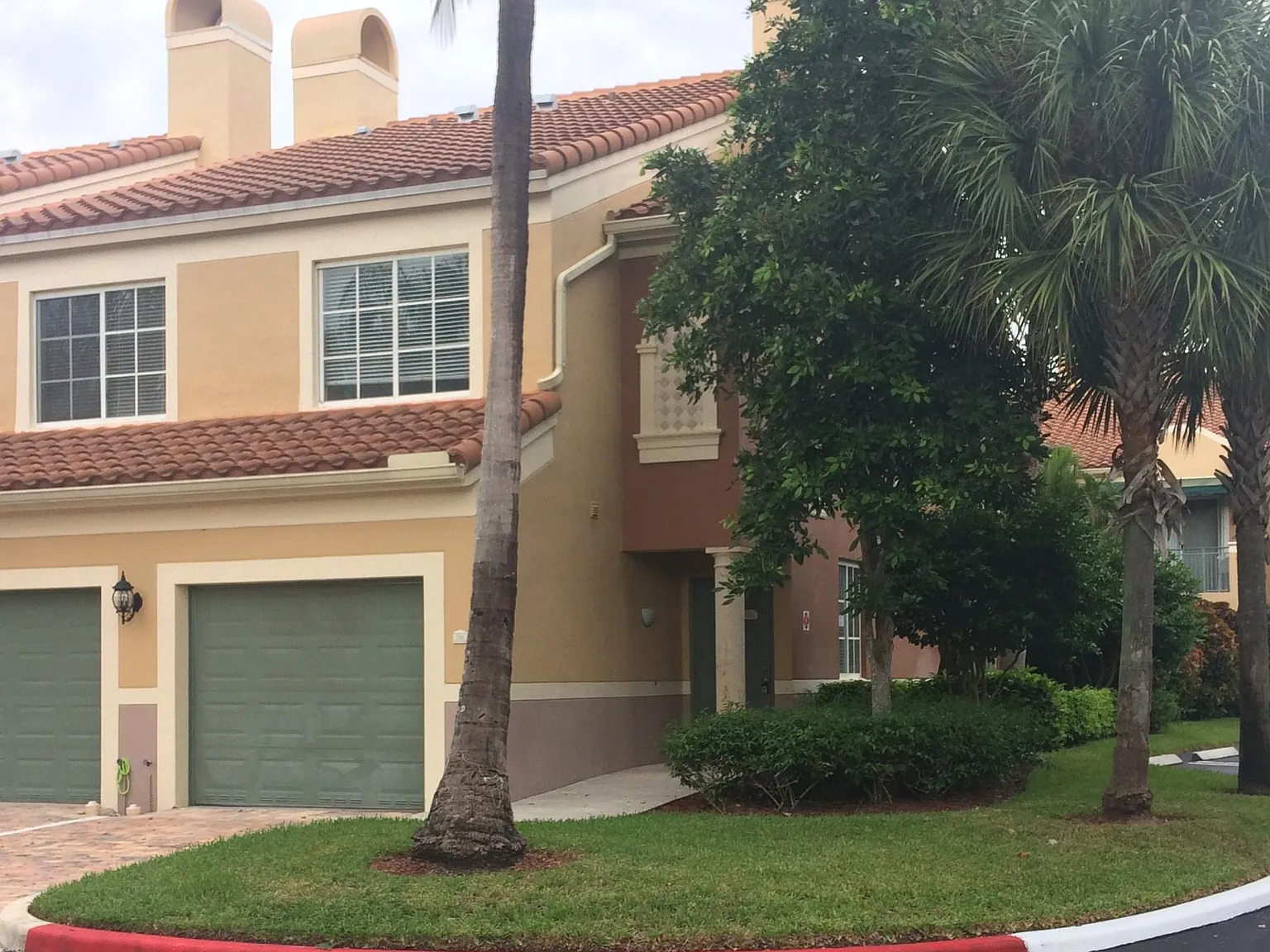 2 bed, 2.5 bath, 1401 sqft, $6,000 — Photo 2