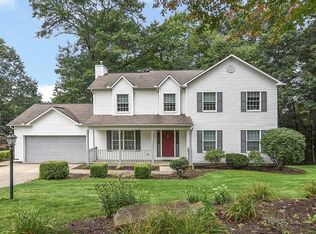 132 Hickory Dr, Sewickley, PA 15143