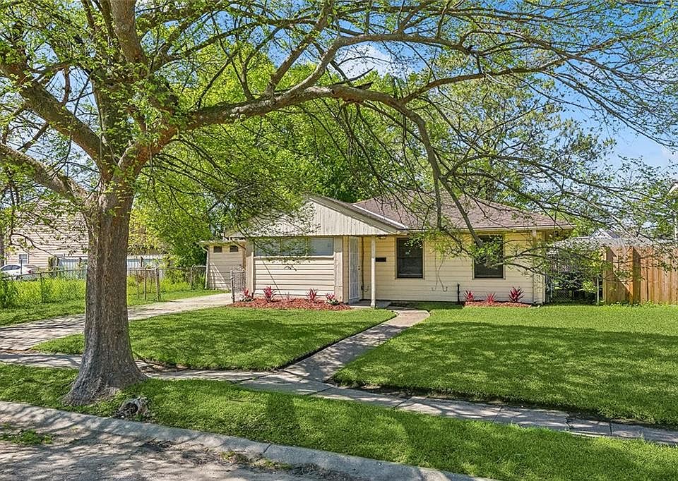 1st image of 4516 Louisa Dr