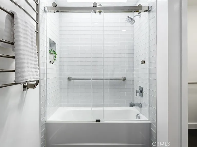 280 Cagney Ln #301 — Photo 37