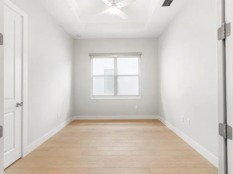 9195 Cape Honey Bee Ln — Photo 21