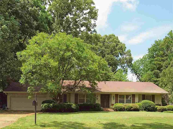 6818 Great Oaks Rd, Memphis, TN 38120
