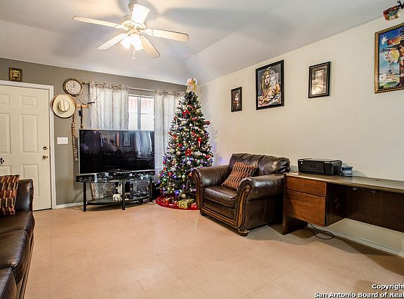 5th image of 11223 Highcrest Dr