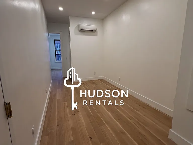 52 Grace St #3L — Photo 6