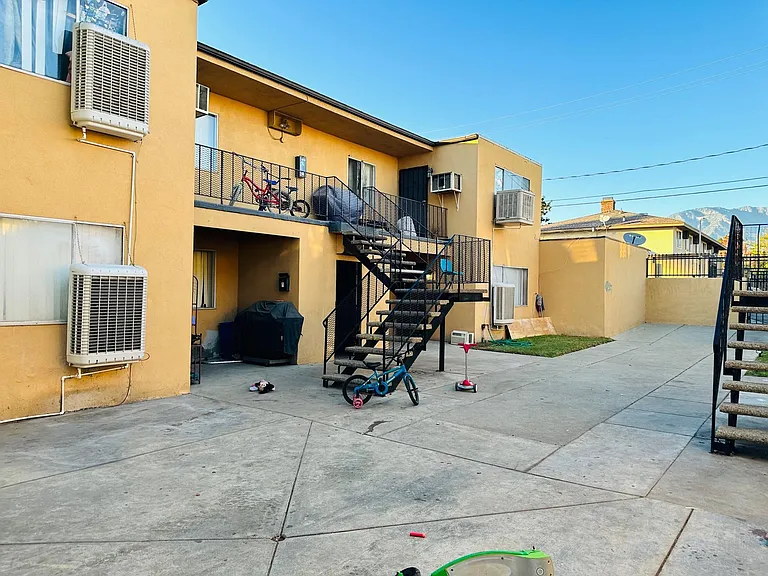 1879 E Jay St #B — Photo 5
