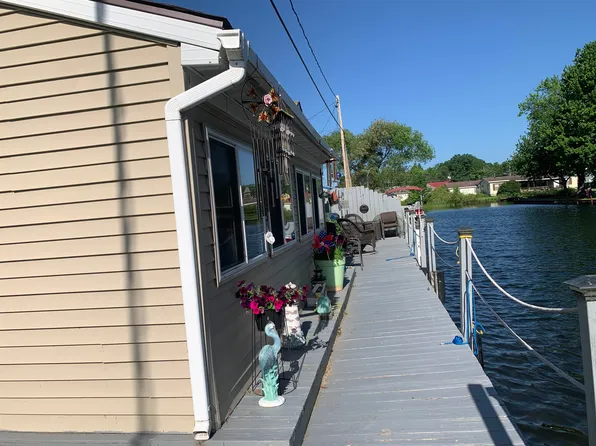 8820 W Houghton Lake Dr, Houghton Lake, MI 48629