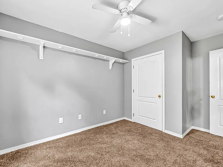 110 Methodist Ave SE #D — Photo 20