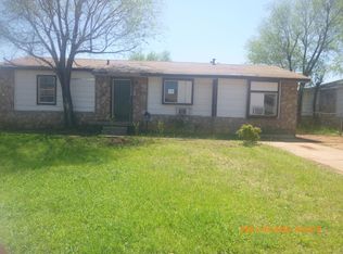 1316 E Spruce St, Altus, OK 73521
