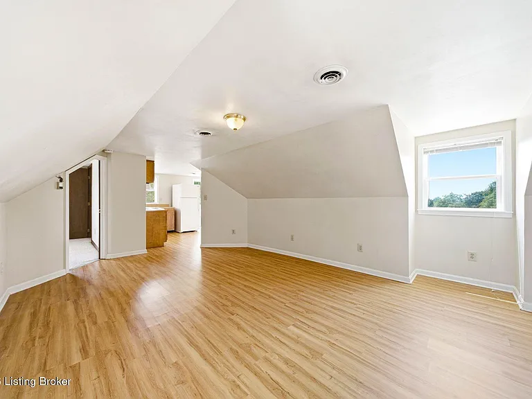 1612 Ellwood Ave #4 — Photo 11
