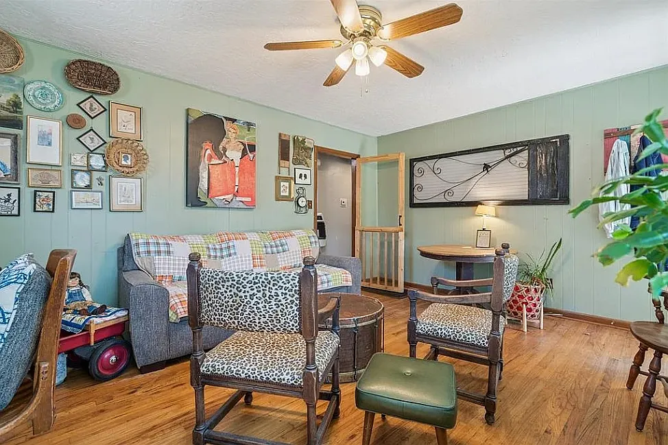 2 bed, 1100 sqft, $2,000 — Photo 2