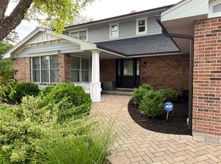 6345 Meadow Ln, Willowbrook, IL 60527