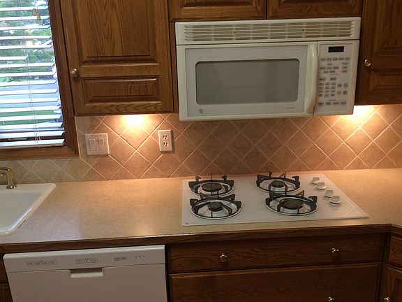 5th image of 4326 Redbush Dr SW