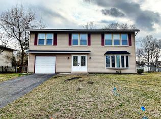 8 Kingsley Rd, Mount Holly, NJ 08060