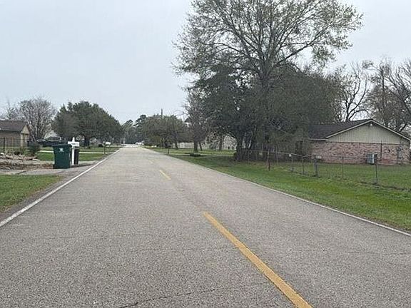 4th image of 20711 Marilyn Ln