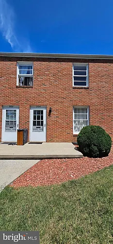 204 E Whitlock Ave Photo 1