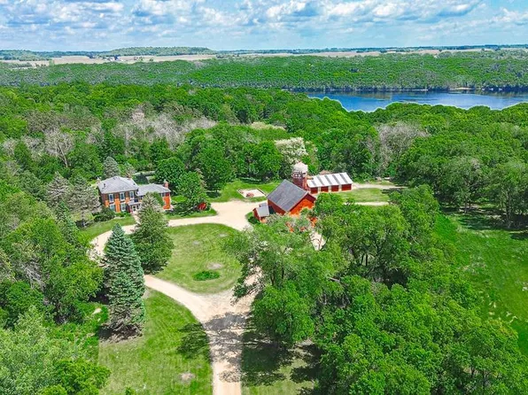 11253 Saint Croix Trl S, Hastings, MN 55033
