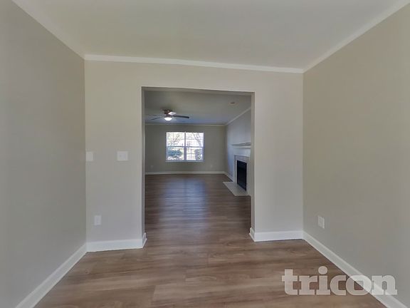 5th image of 3933 Far West Dr