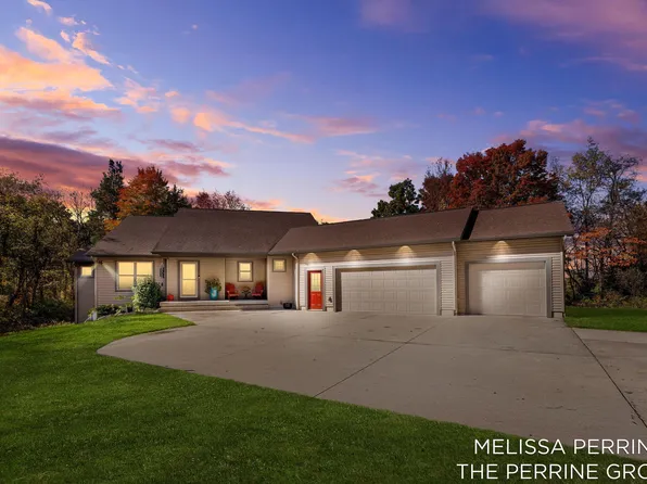 14300 Oberley Dr SE, Lowell, MI 49331