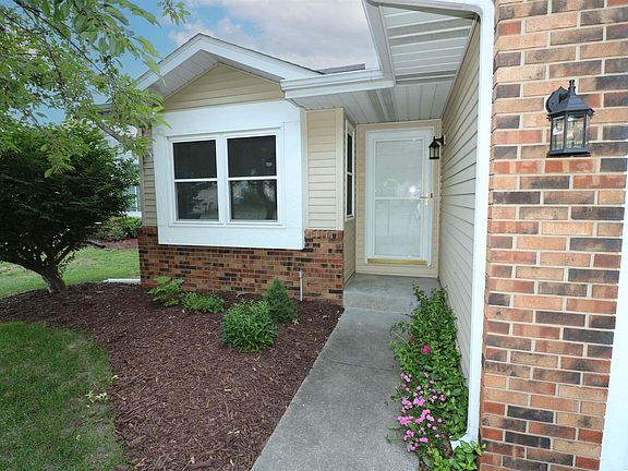 3rd image of 602 Chauncey Ct