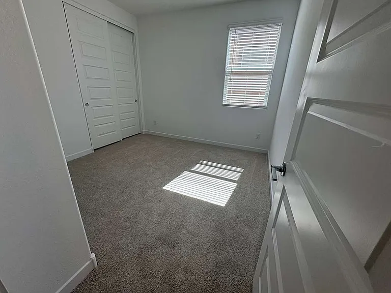 4738 E Kenneth Ln — Photo 31