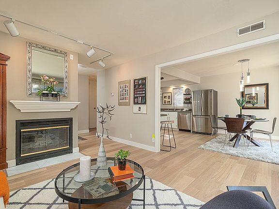 4th image of 7 Mariner Green Dr