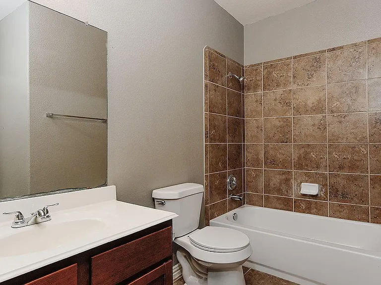 9606 Arched Oak Dr — Photo 16