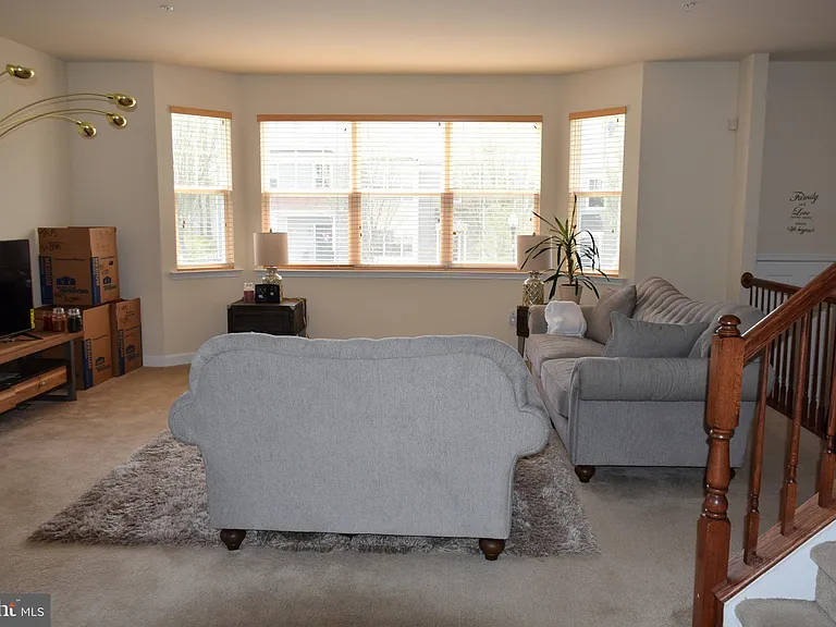 390 English Oak Ln — Photo 5